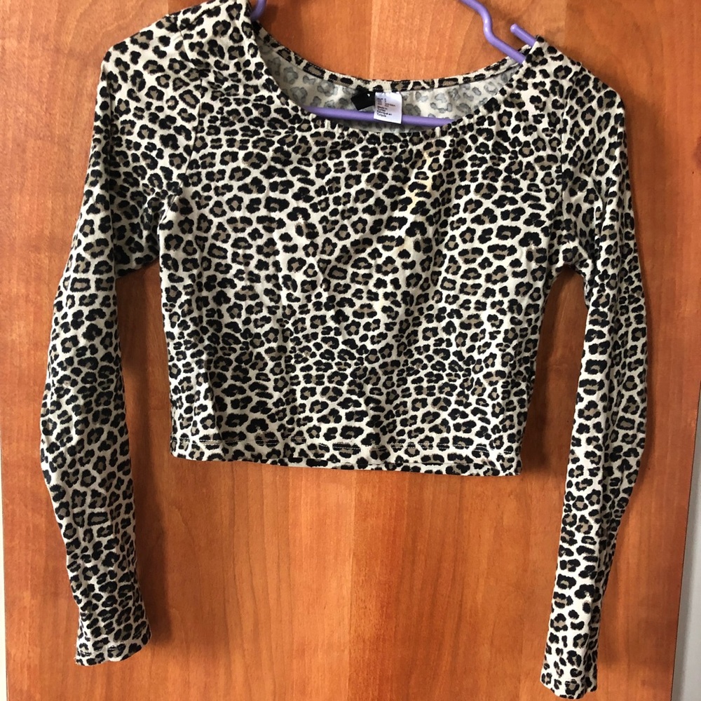 3/$25 ❤️ Leopard print crop top